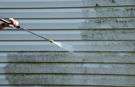 How to Test for Vinyl Siding Oxidation and Clean It Properly